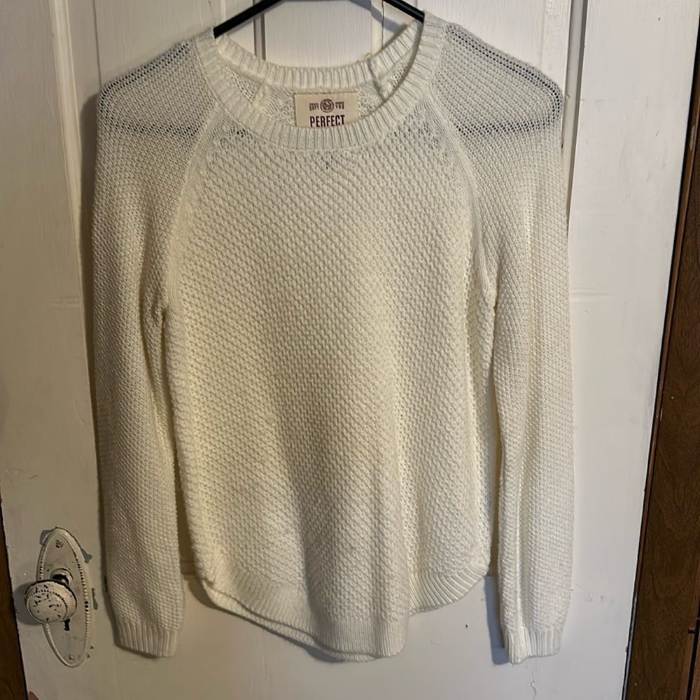 Medium white knit sweater